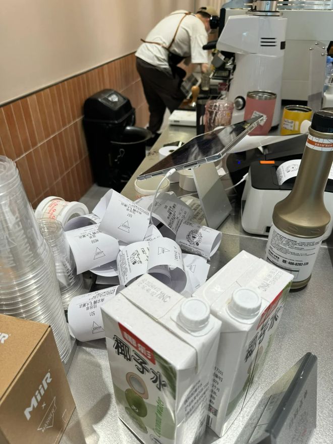 _时薪25块的Manner兼职快比春运票难抢了？日结打工人拼手速讨好领导只为有个班上_时薪25块的Manner兼职快比春运票难抢了？日结打工人拼手速讨好领导只为有个班上