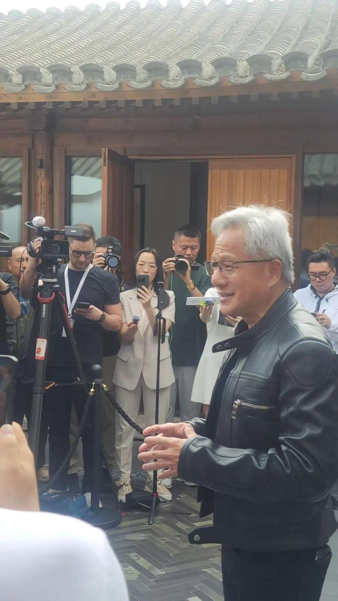 黄仁勋：任何轻视华为、轻视中国制造能力的人，都极其天真！