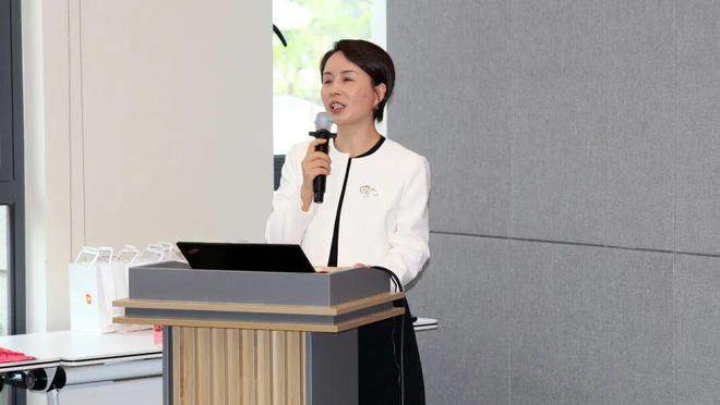_富豪现金_现金占亿万富豪资产比例