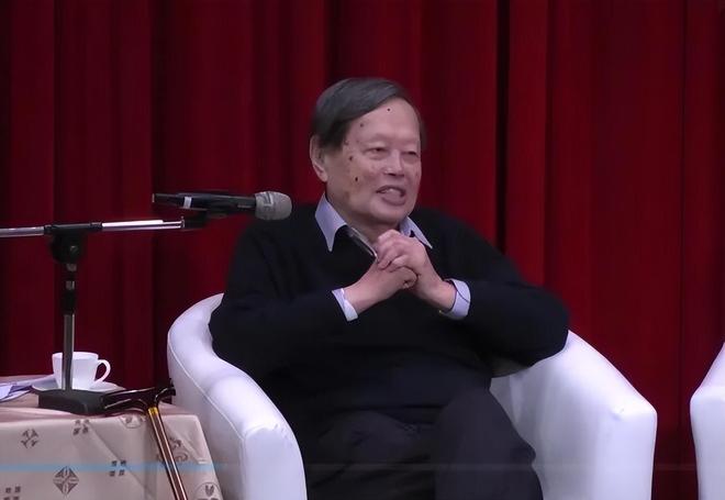 杨振宁伟大有哪些事迹_杨振宁有多伟大知乎_