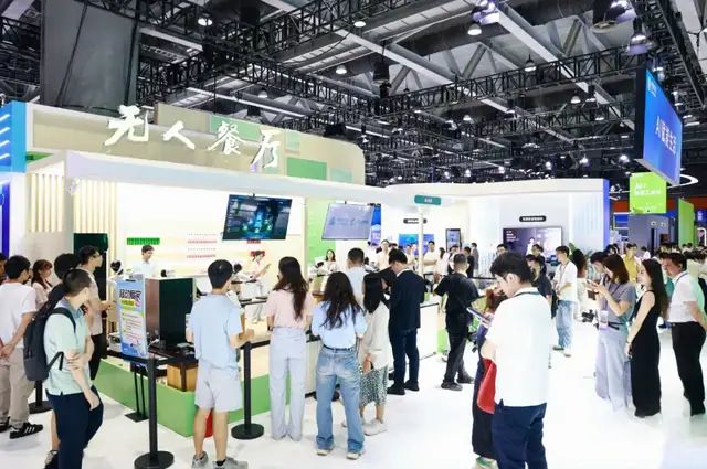 AI中场战事，从新流量到新商业_AI中场战事，从新流量到新商业_