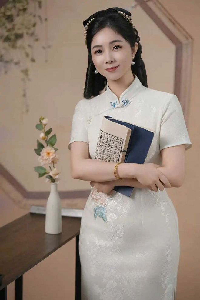 平安84钻榜样故事胡利娟:19年保险答卷——“钻石”是勋章,“家人”是答案_平安84钻榜样故事胡利娟:19年保险答卷——“钻石”是勋章,“家人”是答案_