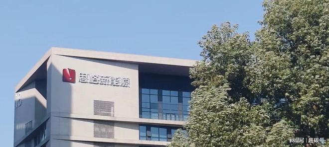 _华为挖孔手机有哪些_华为挖孔屏壁纸高清