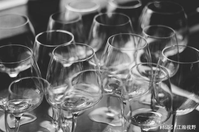 白酒企业并购__白酒行业惨遭降维打击