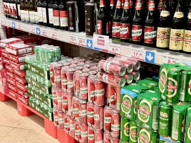 啤酒放凉水里_凉啤酒放热水里会炸吗_