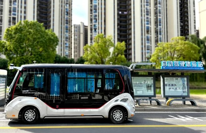 _100亿深圳智驾龙头，攻入无人物流车_100亿深圳智驾龙头，攻入无人物流车