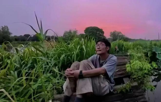 发射300万卫星换不来的流量，千万UP主“扮穷相亲” 50秒就够了_发射300万卫星换不来的流量，千万UP主“扮穷相亲” 50秒就够了_