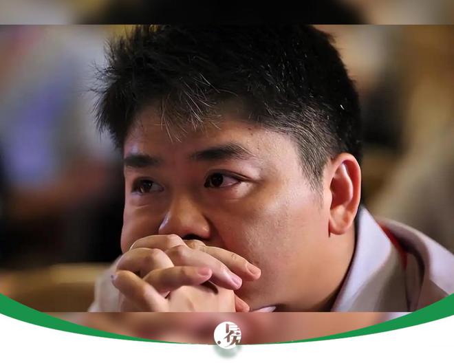 _左右被夹击，刘强东进退两难？_刘强东退居二线怎么掌控京东