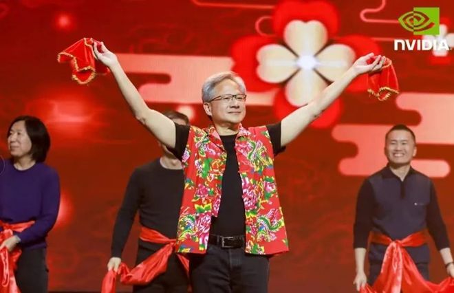 夹缝中的芯片之王：黄仁勋能守住4万亿吗？