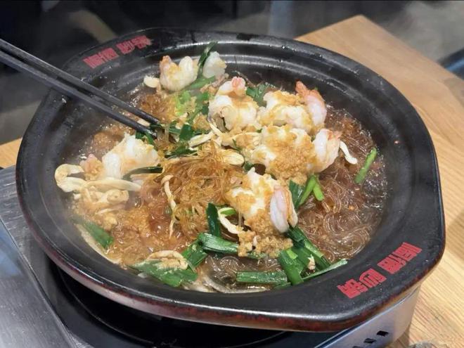 _都说餐厅生意差，为何他们能年销500万+，接待超800万人？_都说餐厅生意差，为何他们能年销500万+，接待超800万人？