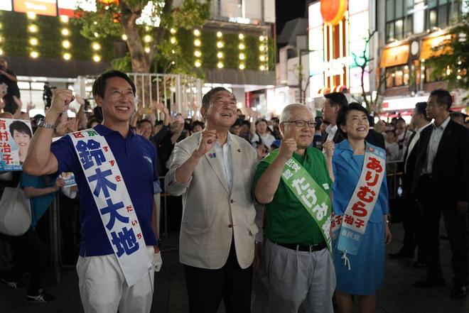 石破茂拒绝辞职！这位日本首相到底在坚持什么？