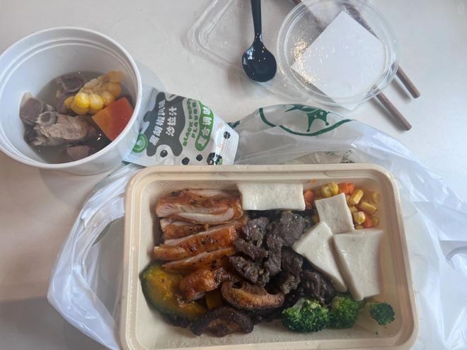 _闭店率27%？轻食赛道“大换血”_闭店率27%？轻食赛道“大换血”