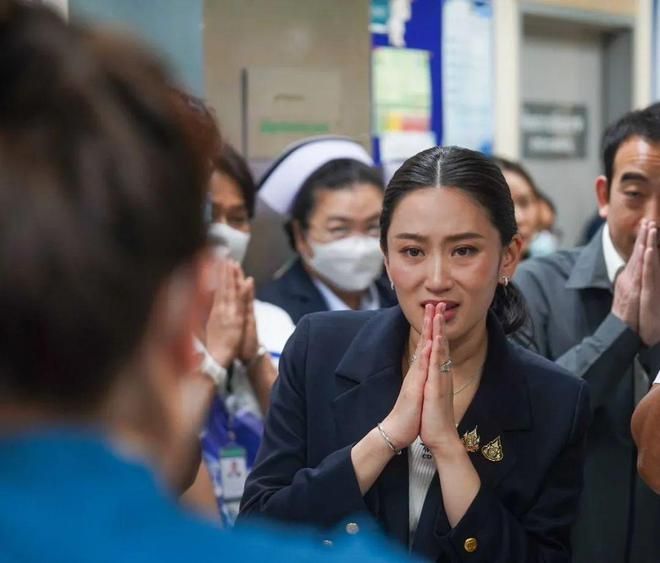东南亚也要乱？泰国女总理录音门，硝烟四起，全球经济何时见底？__东南亚也要乱？泰国女总理录音门，硝烟四起，全球经济何时见底？