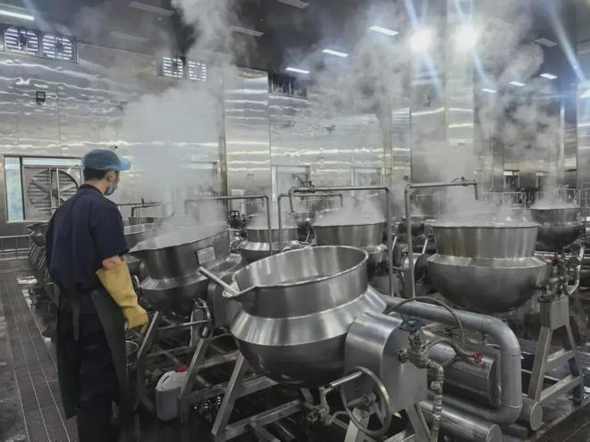 “一天8杯水”，变成百亿大生意__“一天8杯水”，变成百亿大生意