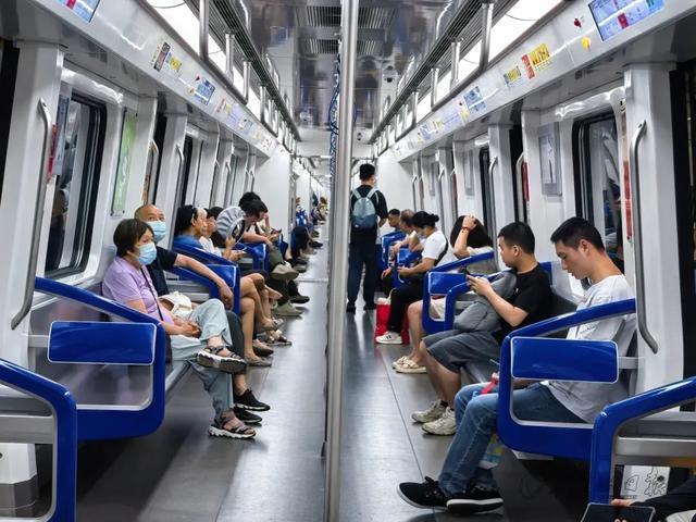 “八爪鱼”美团,盯上地铁里的5元生意_“八爪鱼”美团,盯上地铁里的5元生意_