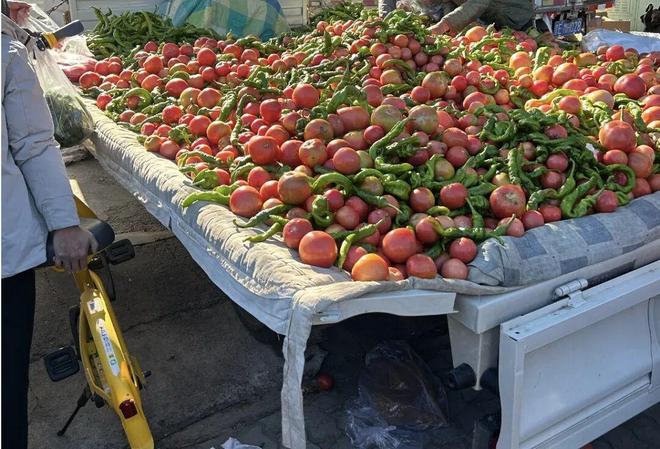 这届年轻人,背着山姆购物袋重返大集_这届年轻人,背着山姆购物袋重返大集_