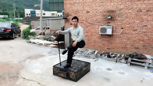 _玩游戏卖装备赚钱靠谱吗_做出租房生意利润多大