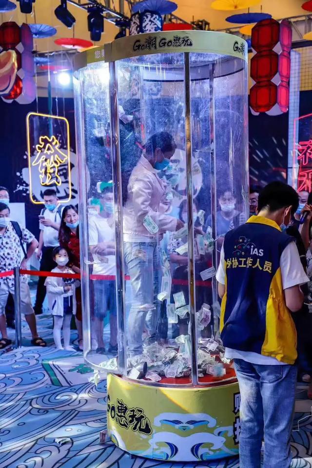 做出租房生意利润多大__玩游戏卖装备赚钱靠谱吗