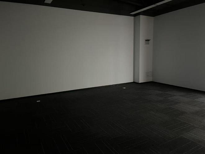 金雅福理财暴雷：总部人去楼空、新工程项目停工、拖欠员工薪资已久__金雅福理财暴雷：总部人去楼空、新工程项目停工、拖欠员工薪资已久