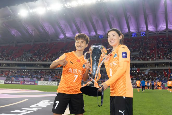铿锵绽放 “双冠”共振：岚图汽车如何借力顶级赛事助力价值跃升_铿锵绽放 “双冠”共振：岚图汽车如何借力顶级赛事助力价值跃升_