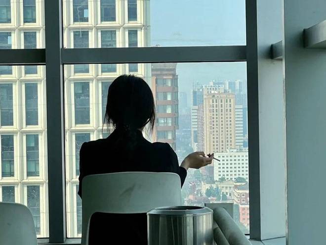 吸烟楼层_吸烟楼是什么意思_