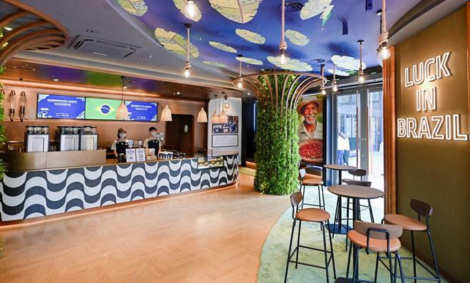 _app营收靠7点_幸绕楼台近