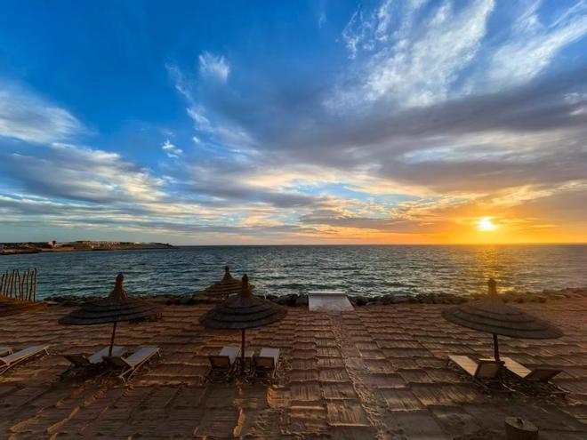 沙漠变海洋_沙漠与海洋交接的地方_