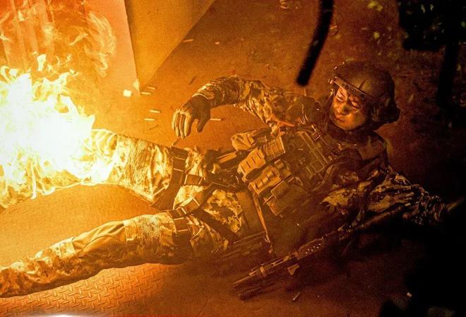 _大阅兵在即，不得不说《蛟龙行动（特别版）》来得正是时候！_大阅兵在即，不得不说《蛟龙行动（特别版）》来得正是时候！