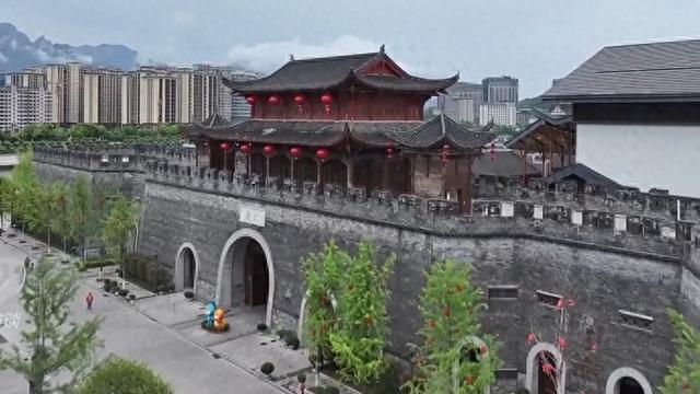 _亏损和盈利问题10个_古城停车费上百元