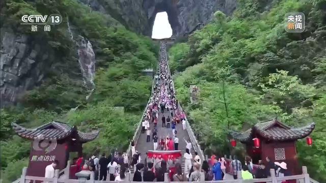 古城停车费上百元__亏损和盈利问题10个