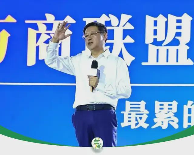“白酒教父”吴向东，下场做网红，说明了什么？__“白酒教父”吴向东，下场做网红，说明了什么？