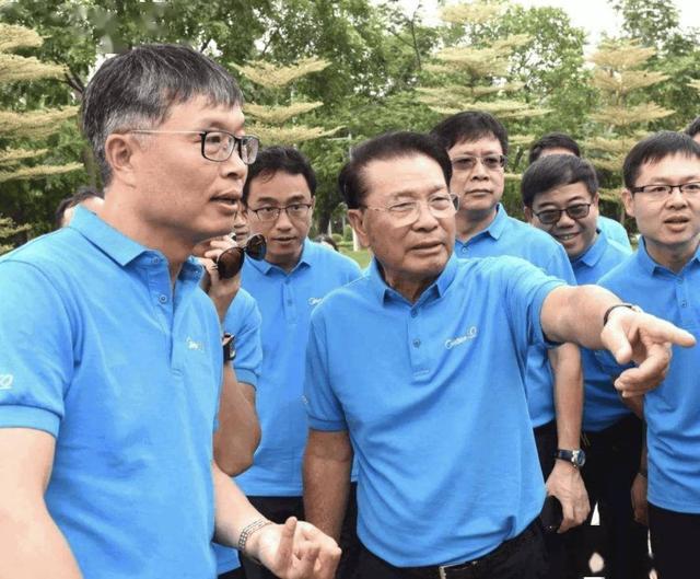 美的副总裁伏拥军辞职，3年薪酬3200万元_美的副总裁伏拥军辞职，3年薪酬3200万元_