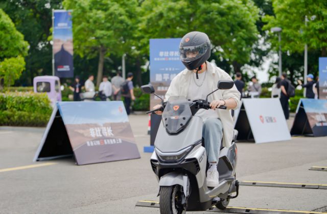 _出行版和高续航版本_续航体验