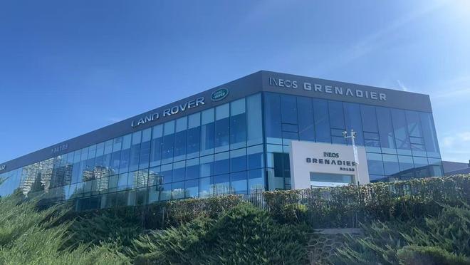 _受国产越野挤压,路虎也不香了?揽胜极光L直降19万,销售称价格还能谈!_国产路虎极光多少钱一辆