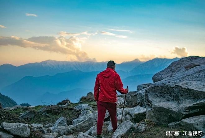 _中产羽绒服“高价围城”，两千元是门槛还是困局开端？_中产羽绒服“高价围城”，两千元是门槛还是困局开端？