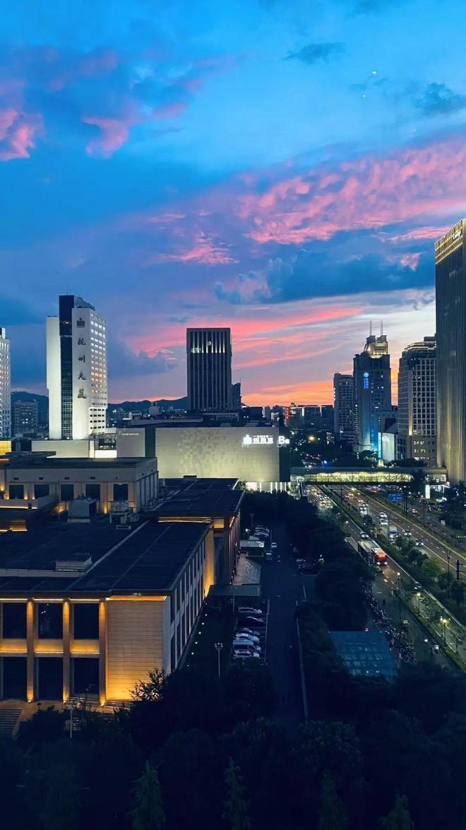 _坐拥滨江豪宅_滨江豪宅文案