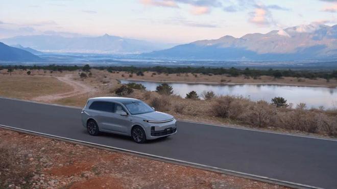 _坚定战略自信战略定力_坚定战略定位