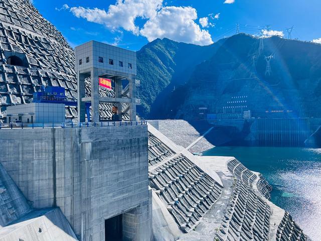 四川省国企工资表__四川国企平均工资