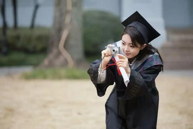 ccd买不起，100元的诺基亚古董机，成了05后大学生的梦核神器