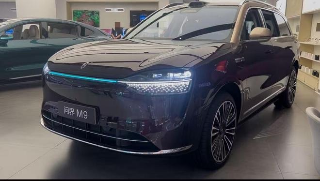 凑齐“56789”！问界独占鸿蒙智行7成销量，“5界”如何共扛百万辆目标？