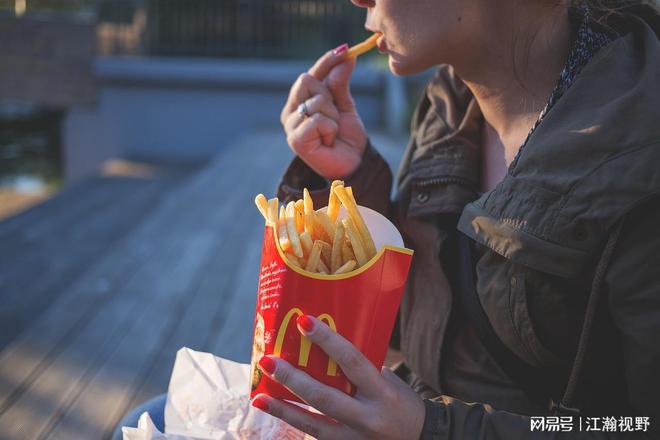 _麦当劳加大套餐_麦当劳中套餐和大套餐的差价