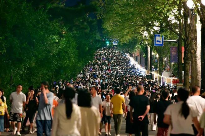 多名地铁_地铁被困多少人_