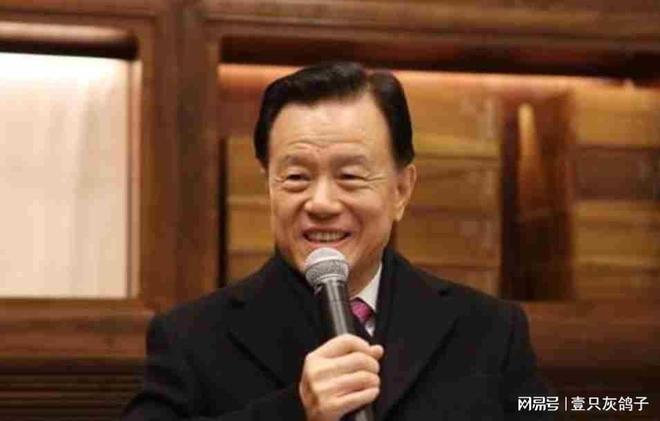 曾经登上城楼的三个许老板，两个已脱险，只有许家印至今吉凶未卜_曾经登上城楼的三个许老板，两个已脱险，只有许家印至今吉凶未卜_