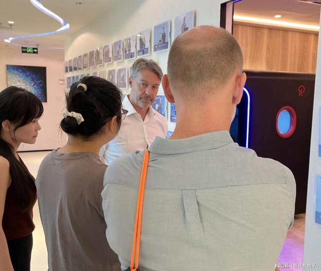 _轮到西方追赶中国？DeepSeek后，50万碳纤维“大玩具”让美企慌了_轮到西方追赶中国？DeepSeek后，50万碳纤维“大玩具”让美企慌了