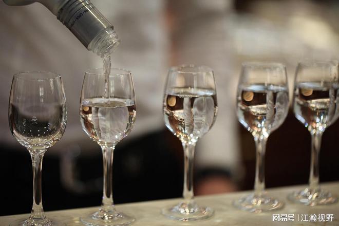 1499元飞天茅台上线30分钟售罄，不是说茅台不好卖了吗？