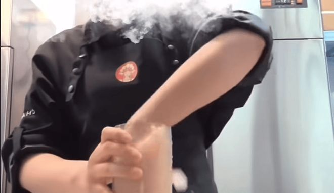 _霸王茶姬一杯奶茶成本_霸王茶姬奶盖怎么开