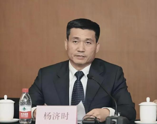 一省级农商行董事长拟提名市长候选人，曾为该行首任行长