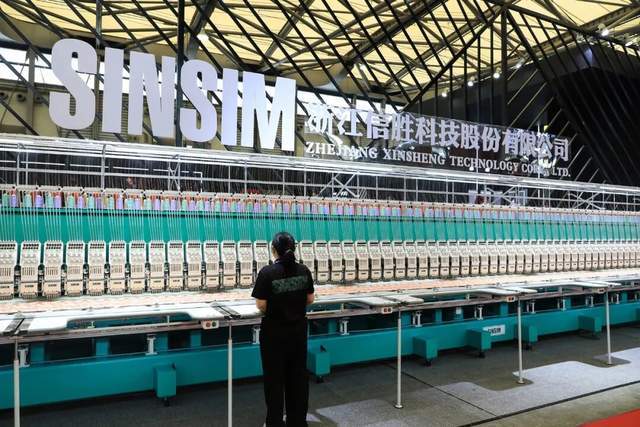 “缝纫机”进A股，先分掉7亿再搞钱