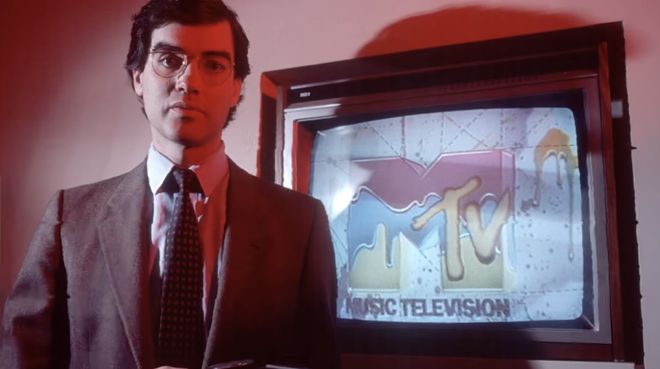 80年代的狂野与未来，都藏在怪奇物语的穿搭里_80年代的狂野与未来，都藏在怪奇物语的穿搭里_