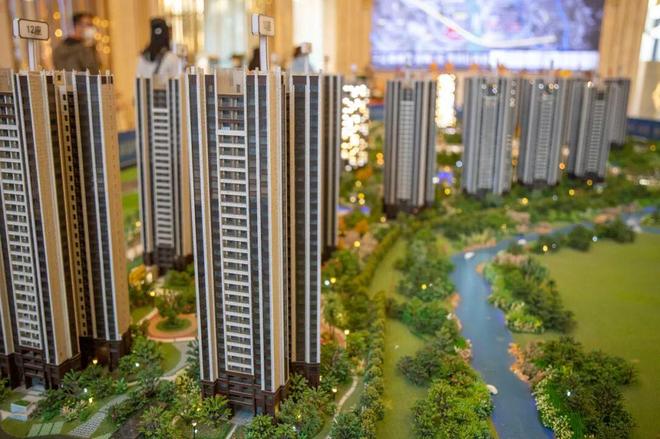 穿越债务高峰期：龙湖如何保住盘面、跑出第二曲线